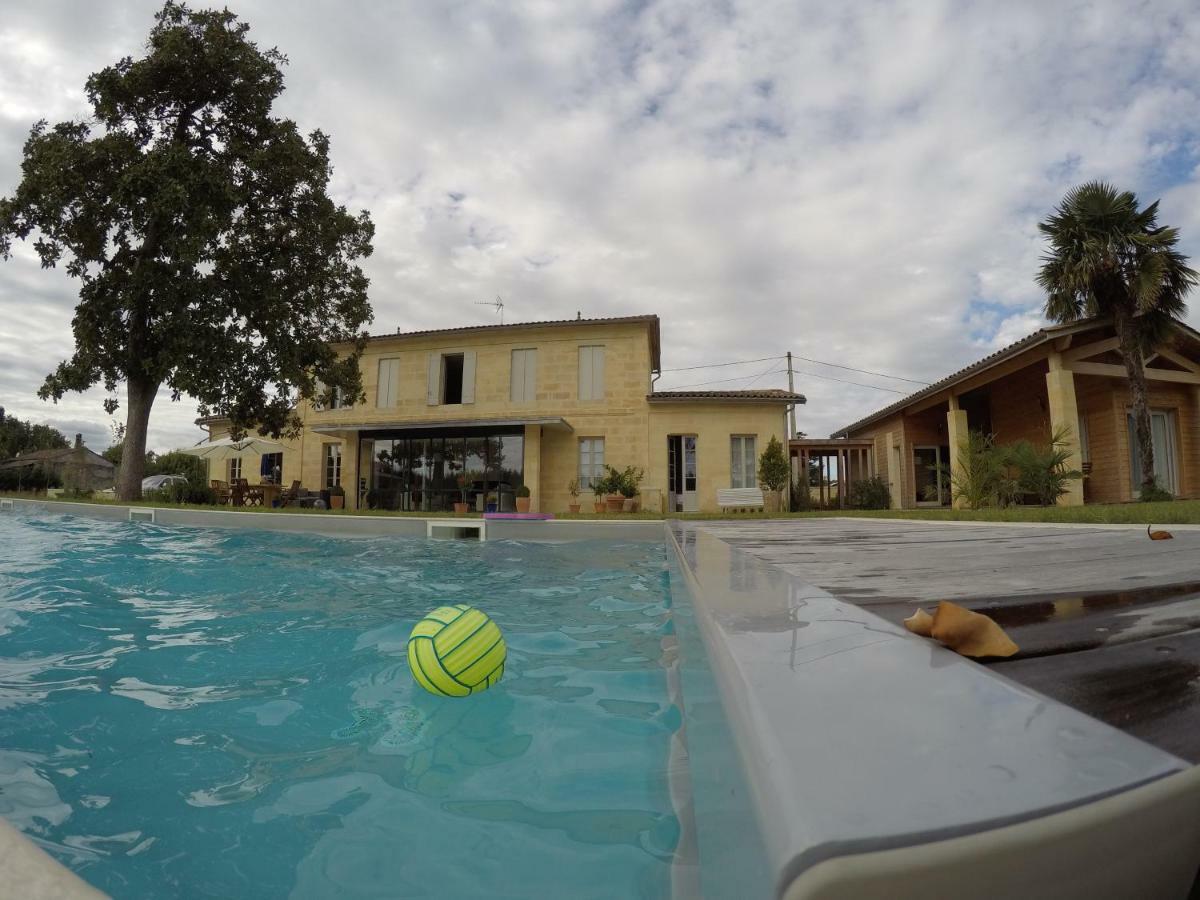 Les Ambeles Bed and Breakfast Saint-Magne-de-Castillon Exteriör bild