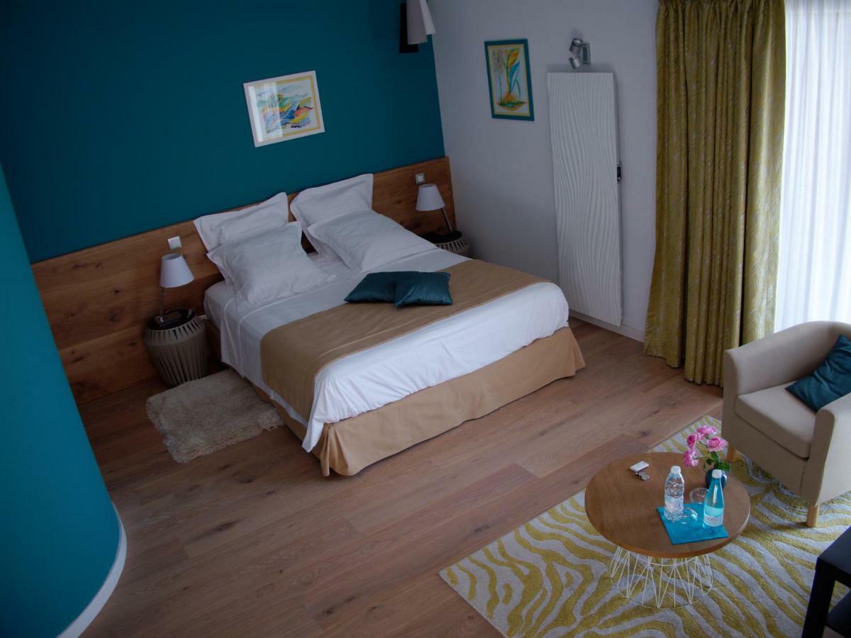 Les Ambeles Bed and Breakfast Saint-Magne-de-Castillon Exteriör bild